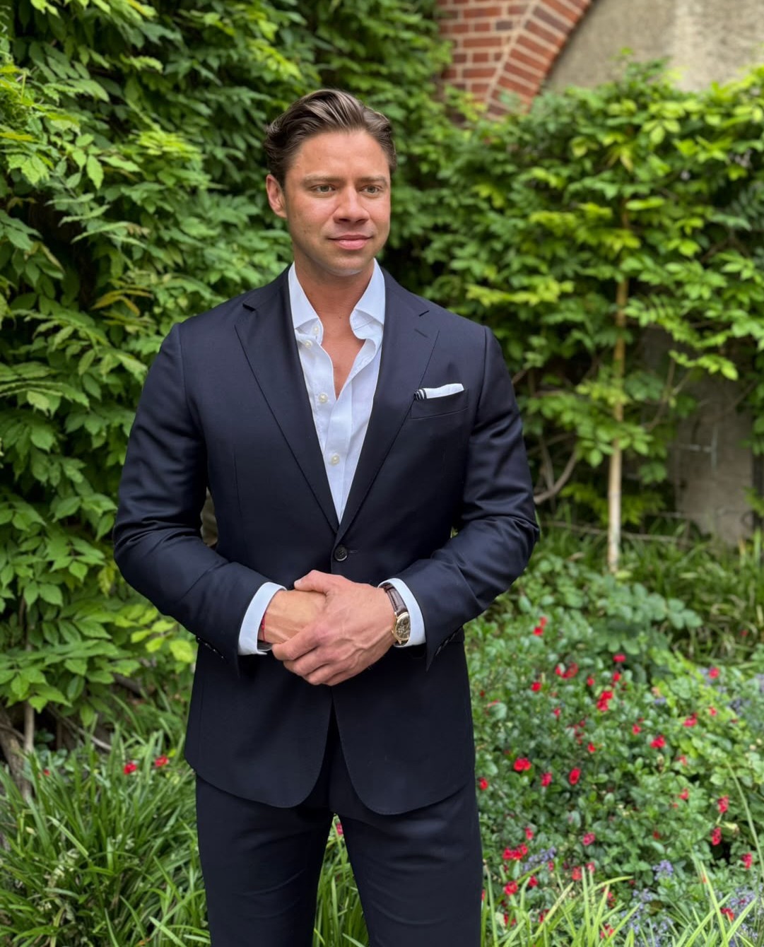 Gordon Houseman in a garden, founder of Full Potential for Lawyers